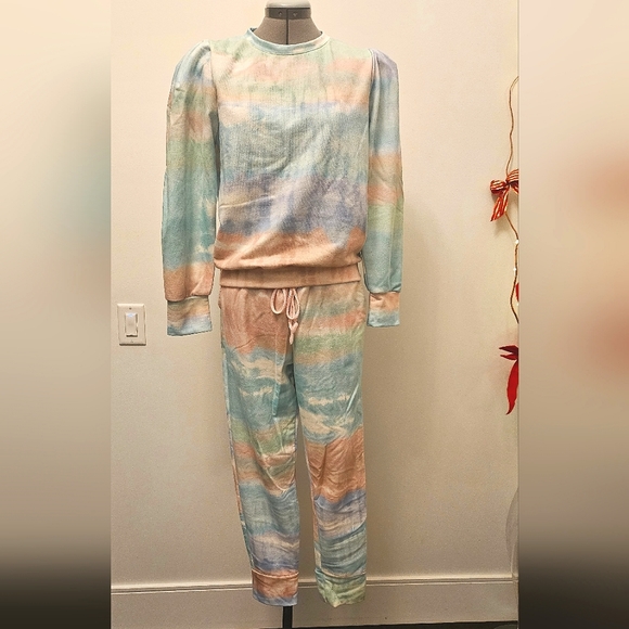 Stylish sweats - Picture 2 of 13
